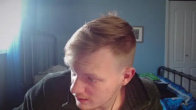 Snapshot of lustylyndon chatting on February 6, 4:54 pm lustylyndon online show from February 6, 4:54 pm