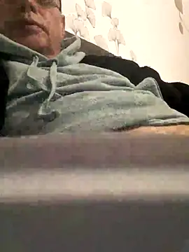 Vince072 online show from September 26, 3:43 am