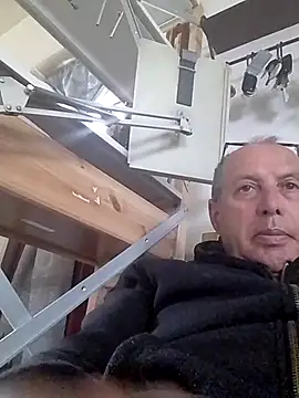 Vince072 online show from April 12, 4:23 pm