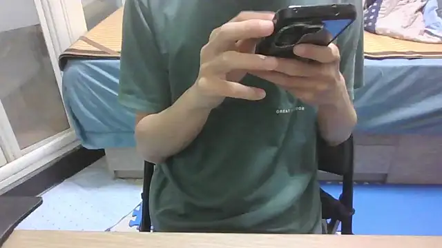 yzy 22 fun online show from May 7, 2:33 pm