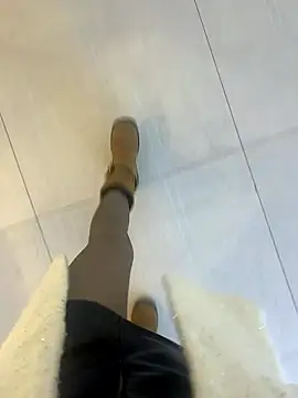 xiaoyuan01 online show from March 23, 2:04 am