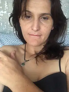 Snapshot of NikaSwan2831 chatting on October 8, 9:18 am NikaSwan2831 online show from October 8, 9:18 am