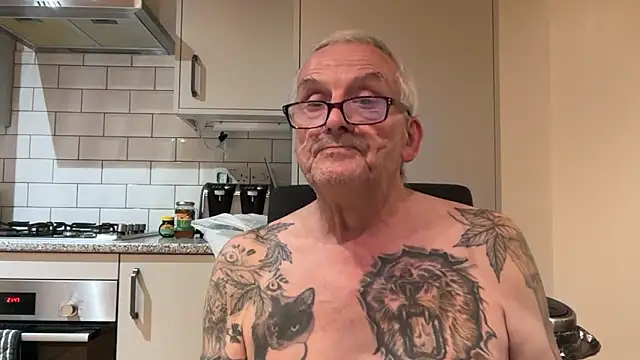 poggles online show from September 18, 7:49 pm