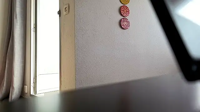 agustinalatina online show from April 13, 8:09 am