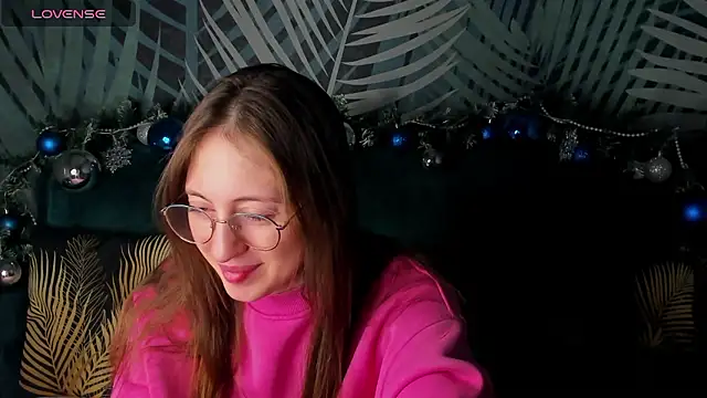 Snapshot of ChristyCrayme chatting on January 10, 10:14 pm ChristyCrayme online show from January 10, 10:14 pm