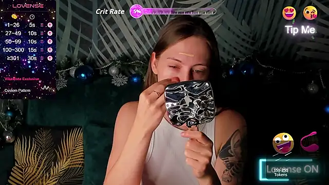 Snapshot of ChristyCrayme chatting on January 14, 10:14 pm ChristyCrayme online show from January 14, 10:14 pm