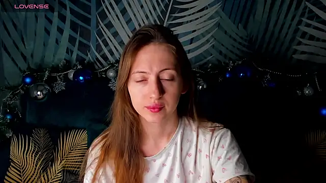 Snapshot of ChristyCrayme chatting on January 17, 10:13 pm ChristyCrayme online show from January 17, 10:13 pm