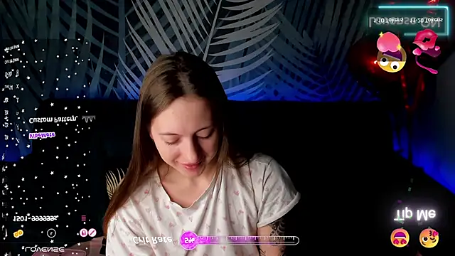 Snapshot of ChristyCrayme chatting on February 5, 10:14 pm ChristyCrayme online show from February 5, 10:14 pm