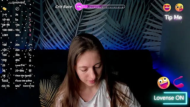 Snapshot of ChristyCrayme chatting on February 19, 10:06 pm ChristyCrayme online show from February 19, 10:06 pm