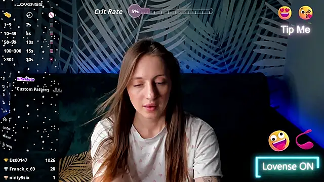 Snapshot of ChristyCrayme chatting on February 20, 6:26 am ChristyCrayme online show from February 20, 6:26 am