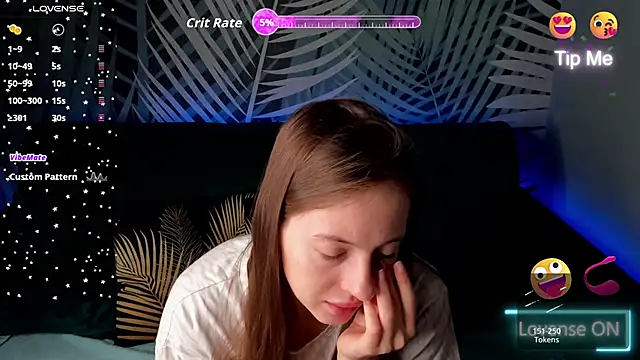 Snapshot of ChristyCrayme chatting on February 28, 9:49 pm ChristyCrayme online show from February 28, 9:49 pm