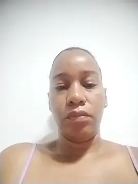 Snapshot of EbonyHorrny chatting on December 19, 12:45 pm EbonyHorrny online show from December 19, 12:45 pm