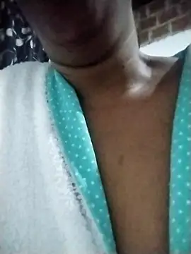 Snapshot of EbonyHorrny chatting on February 19, 12:28 am EbonyHorrny online show from February 19, 12:28 am