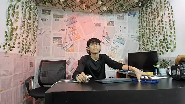Snapshot of Bastian_boyshot77 chatting on June 30, 1:12 pm Bastian boyshot77 online show from June 30, 1:12 pm