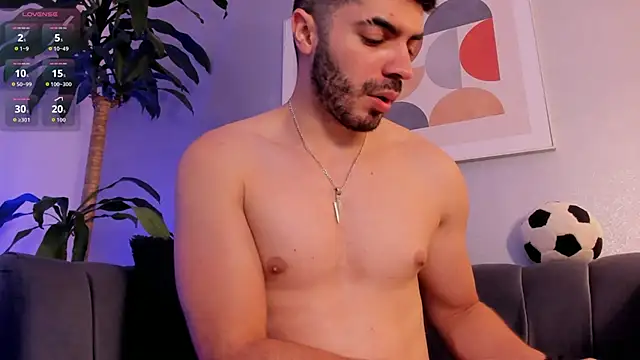 AxelThompson  online show from December 5, 11:19 am