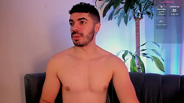 AxelThompson  online show from December 21, 11:50 am