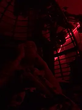 Snapshot of DarkAngelz1 chatting on February 5, 1:43 am DarkAngelz1 online show from February 5, 1:43 am