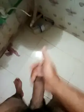 Snapshot of zim200 chatting on March 27, 5:23 pm zim200 online show from March 27, 5:23 pm