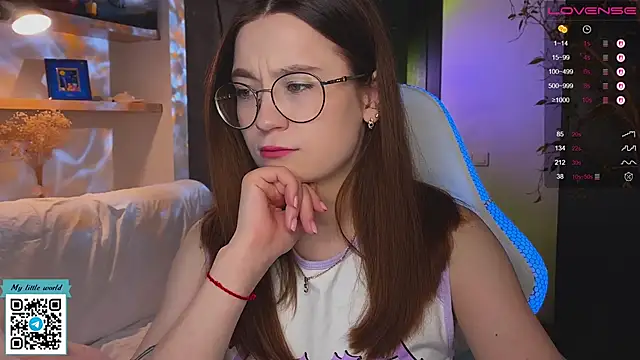 mia here online show from November 24, 2:11 am