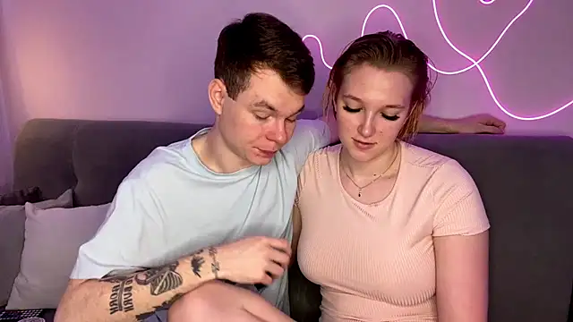 julielourens online show from October 3, 8:11 am