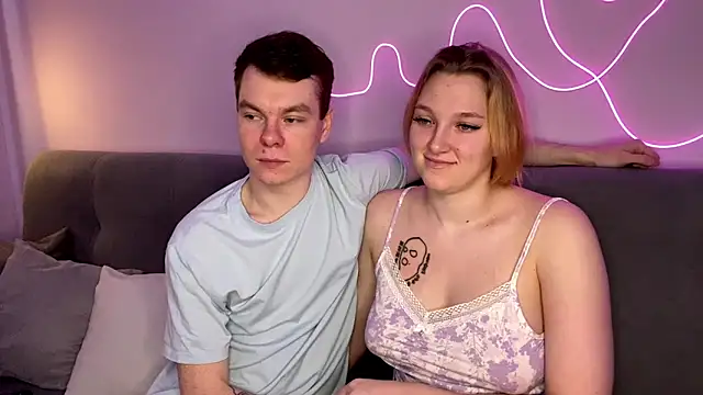 julielourens online show from October 12, 8:13 am