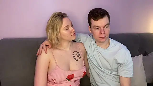 Snapshot of julielourens chatting on February 6, 8:07 am julielourens online show from February 6, 8:07 am