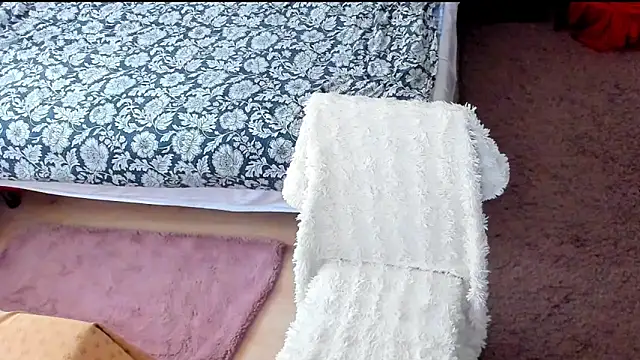 Squirt Kimm online show from February 13, 8:43 am