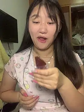 xialuo25 online show from June 24, 11:15 pm