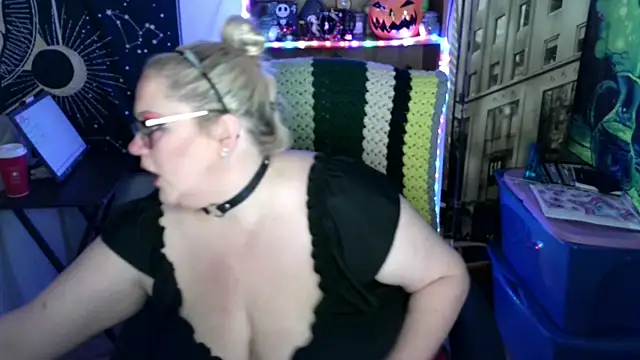 Kinky Witch online show from May 22, 5:51 pm