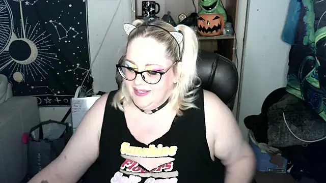 Snapshot of Kinky_Witch chatting on June 1, 4:20 pm Kinky Witch online show from June 1, 4:20 pm