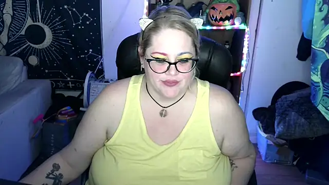 Snapshot of Kinky_Witch chatting on June 4, 5:19 pm Kinky Witch online show from June 4, 5:19 pm