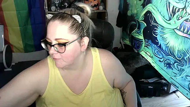 Snapshot of Kinky_Witch chatting on July 10, 3:58 pm Kinky Witch online show from July 10, 3:58 pm