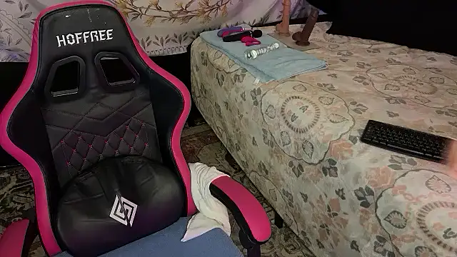 BossMomma0387 online show from October 31, 2:23 am