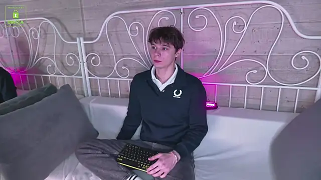 AnthonyHall online show from November 8, 4:23 am