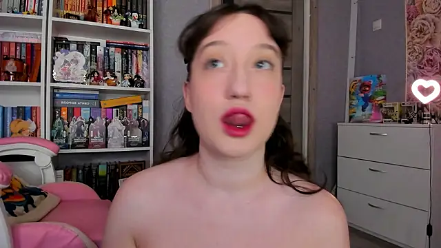 Snapshot of minionka chatting on February 5, 11:59 am minionka online show from February 5, 11:59 am