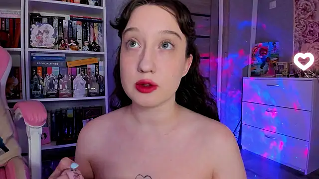 Snapshot of minionka chatting on February 8, 7:17 pm minionka online show from February 8, 7:17 pm