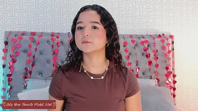 Evaa Lunna  online show from February 19, 8:27 pm