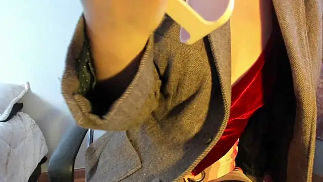 Snapshot of Pamela_Squirtt chatting on February 5, 1:05 pm Pamela Squirtt online show from February 5, 1:05 pm