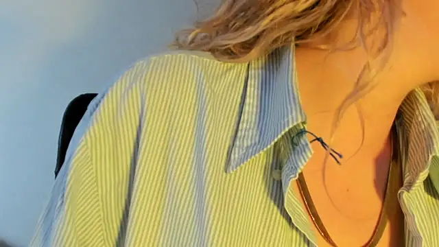 Snapshot of Pamela_Squirtt chatting on February 17, 1:07 pm Pamela Squirtt online show from February 17, 1:07 pm