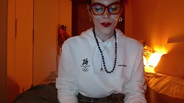 refem9 online show from December 19, 8:16 pm