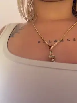 Snapshot of Becca_Johnson_u chatting on February 10, 2:59 am Becca Johnson u online show from February 10, 2:59 am