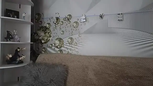 EvoletteLouLou online show from November 7, 4:51 pm