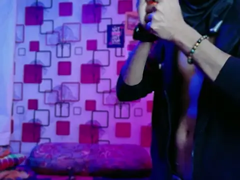 ChiseledCharm online show from December 3, 7:12 pm