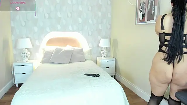 isabella milf  online show from December 5, 7:10 pm