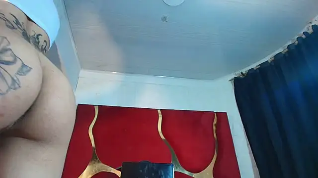 Snapshot of chaniesmith69x chatting on February 28, 3:18 am chaniesmith69x online show from February 28, 3:18 am