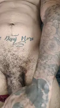 Snapshot of David_tatto1 chatting on April 28, 3:11 am David tatto1 online show from April 28, 3:11 am