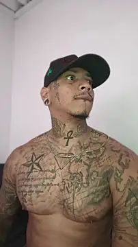 Snapshot of David_tatto1 chatting on May 3, 6:58 pm David tatto1 online show from May 3, 6:58 pm
