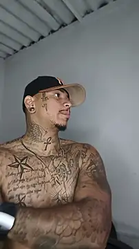 Snapshot of David_tatto1 chatting on July 3, 3:24 am David tatto1 online show from July 3, 3:24 am
