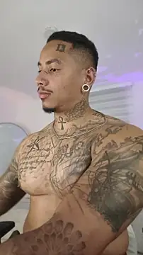 Snapshot of David_tatto1 chatting on July 30, 5:17 am David tatto1 online show from July 30, 5:17 am