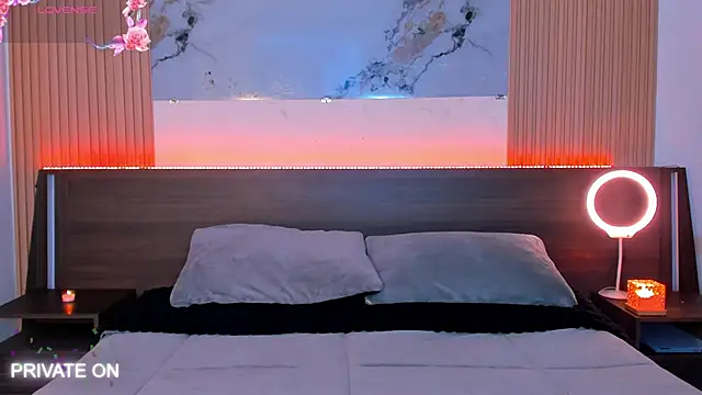 samanthaa moon online show from April 24, 11:51 pm